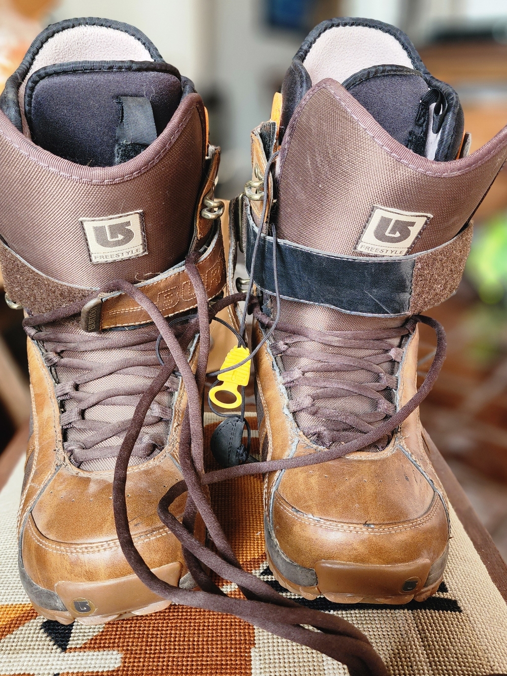 Vintage Y2K Burton Freestyle Leather Snowboard Boots Men's Size 9